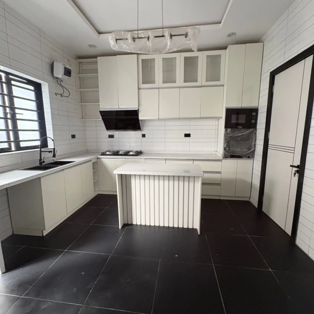 18hrs Power, 4-Bed Duplex with BQ in Orchid Lekki