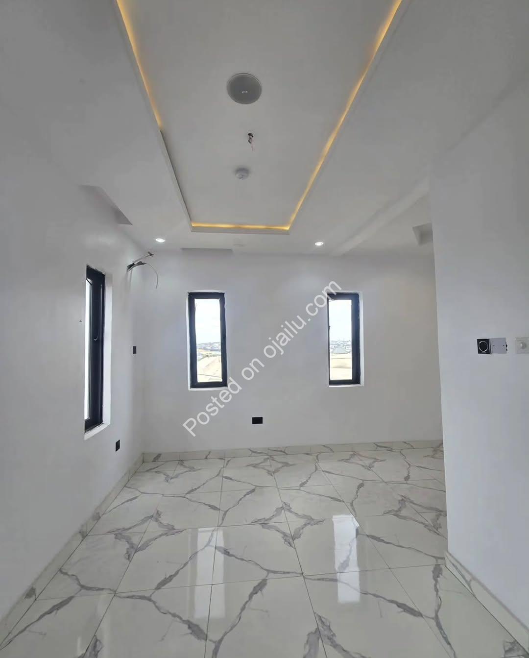 Your Private Compound: 4 Ensuite Bedrooms in Ogudu