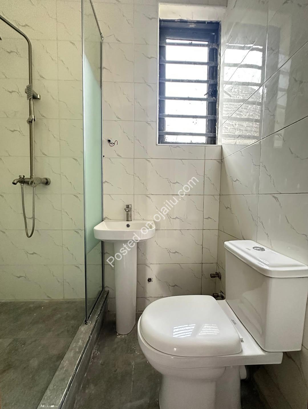 4-Bed Terrace Duplex: Smart Home, Prime Lekki