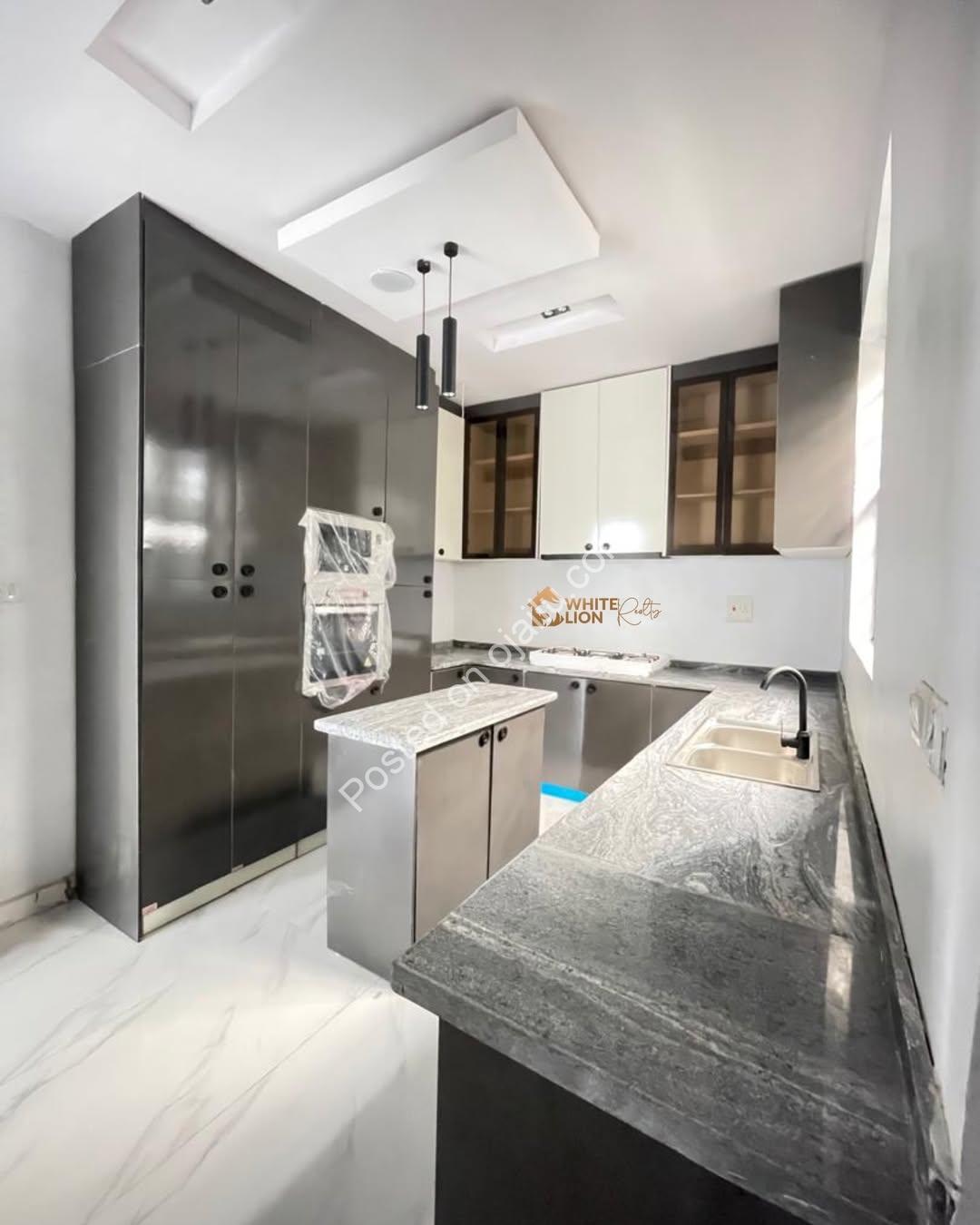 Soundproof Smart Home with Modern Finishes in Agungi