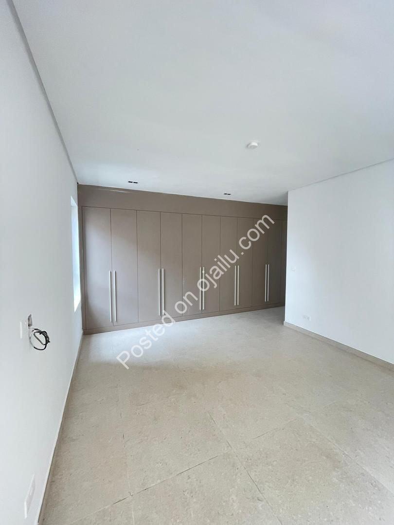 Ikoyi 7-Bed Cinema Home with Pool & BQ