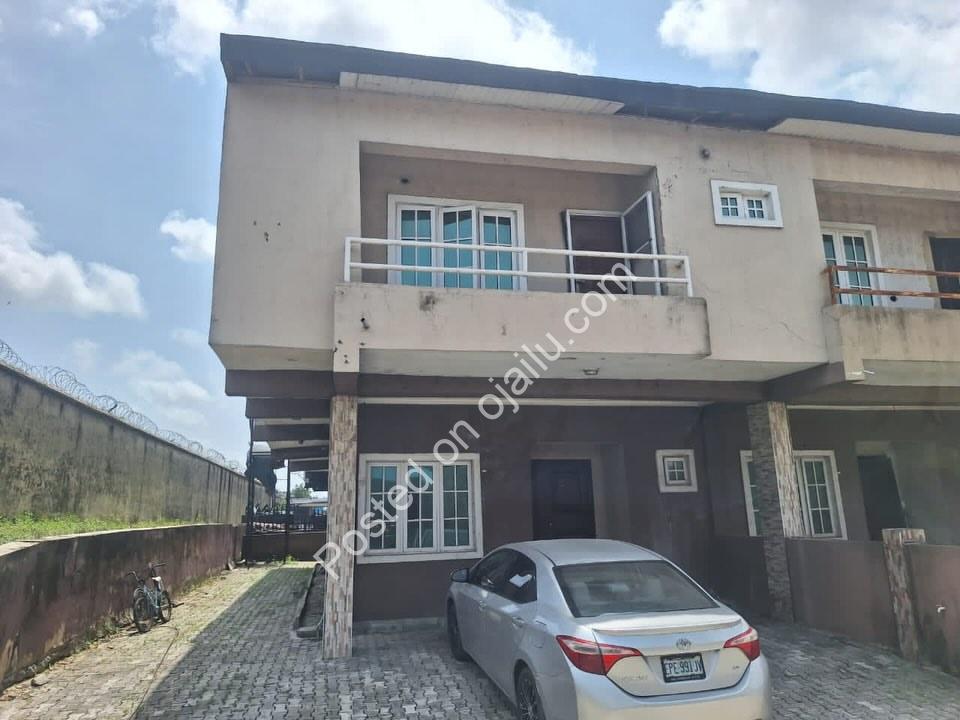 Distressed Price: 4-Bed Corner Terrace in Lekki Gardens