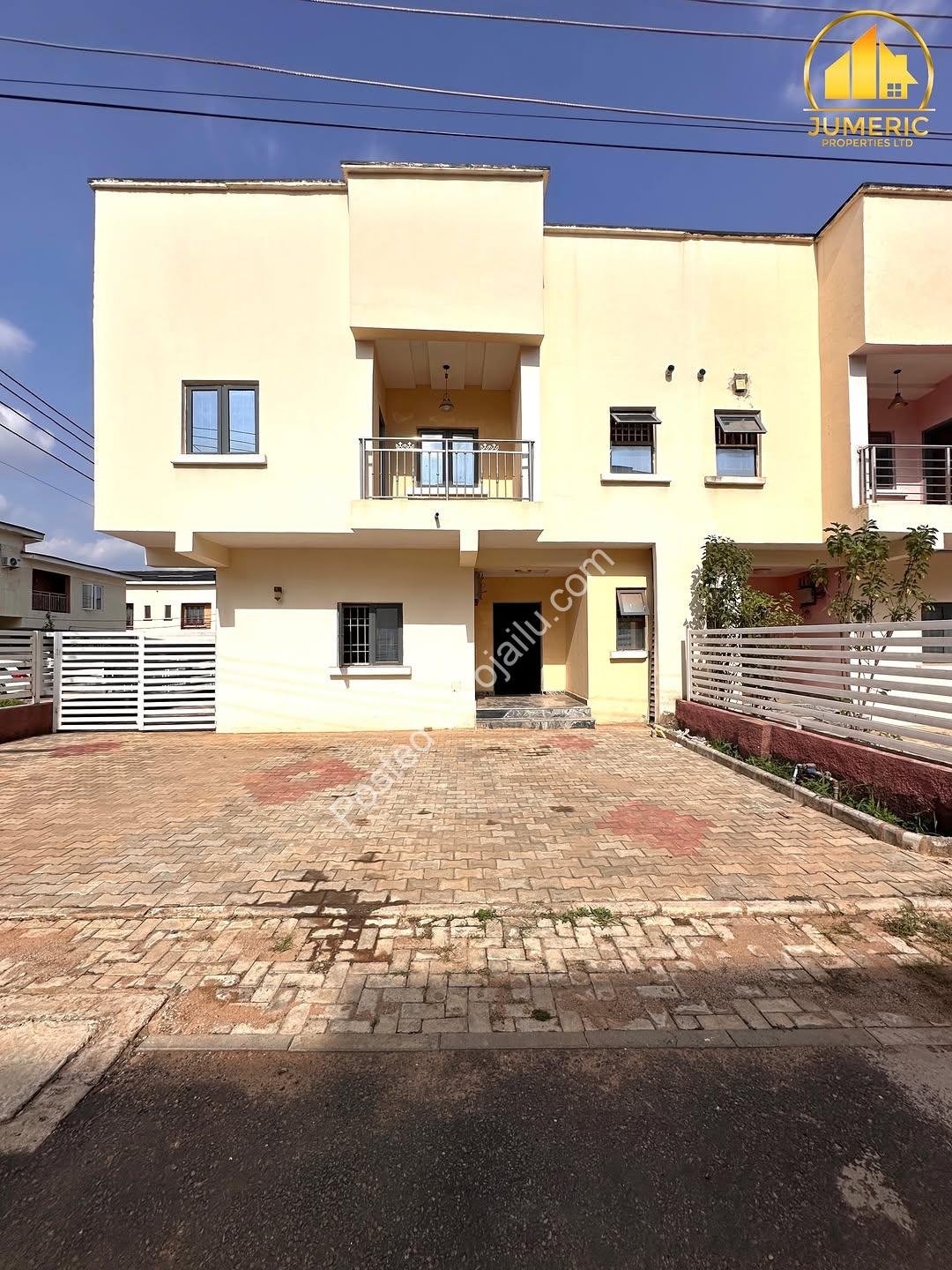 4-Bed Duplex with BQ in Lifecamp Estate