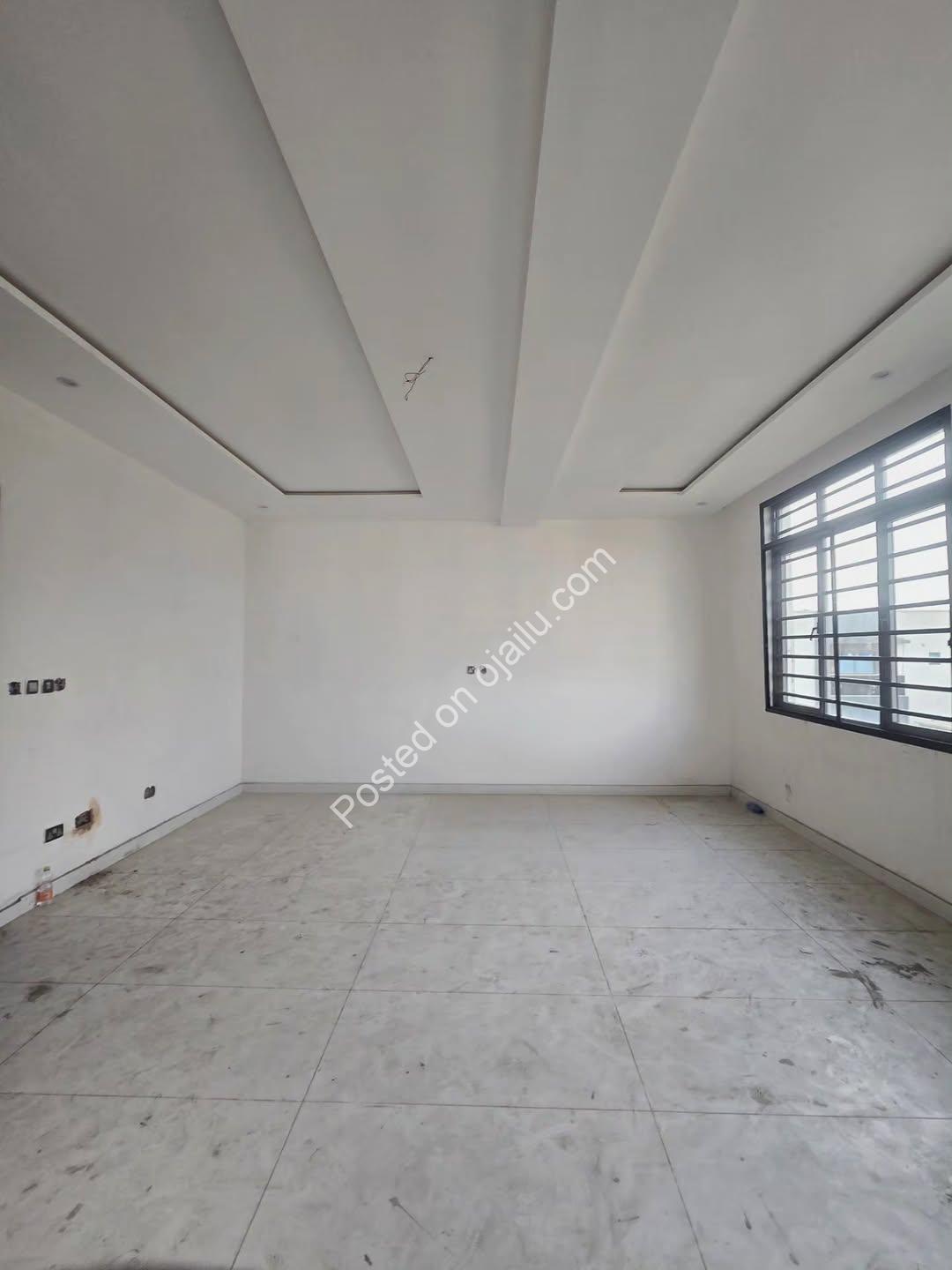 Sleek 4-Bed Duplex with Pool in Maryland Estate