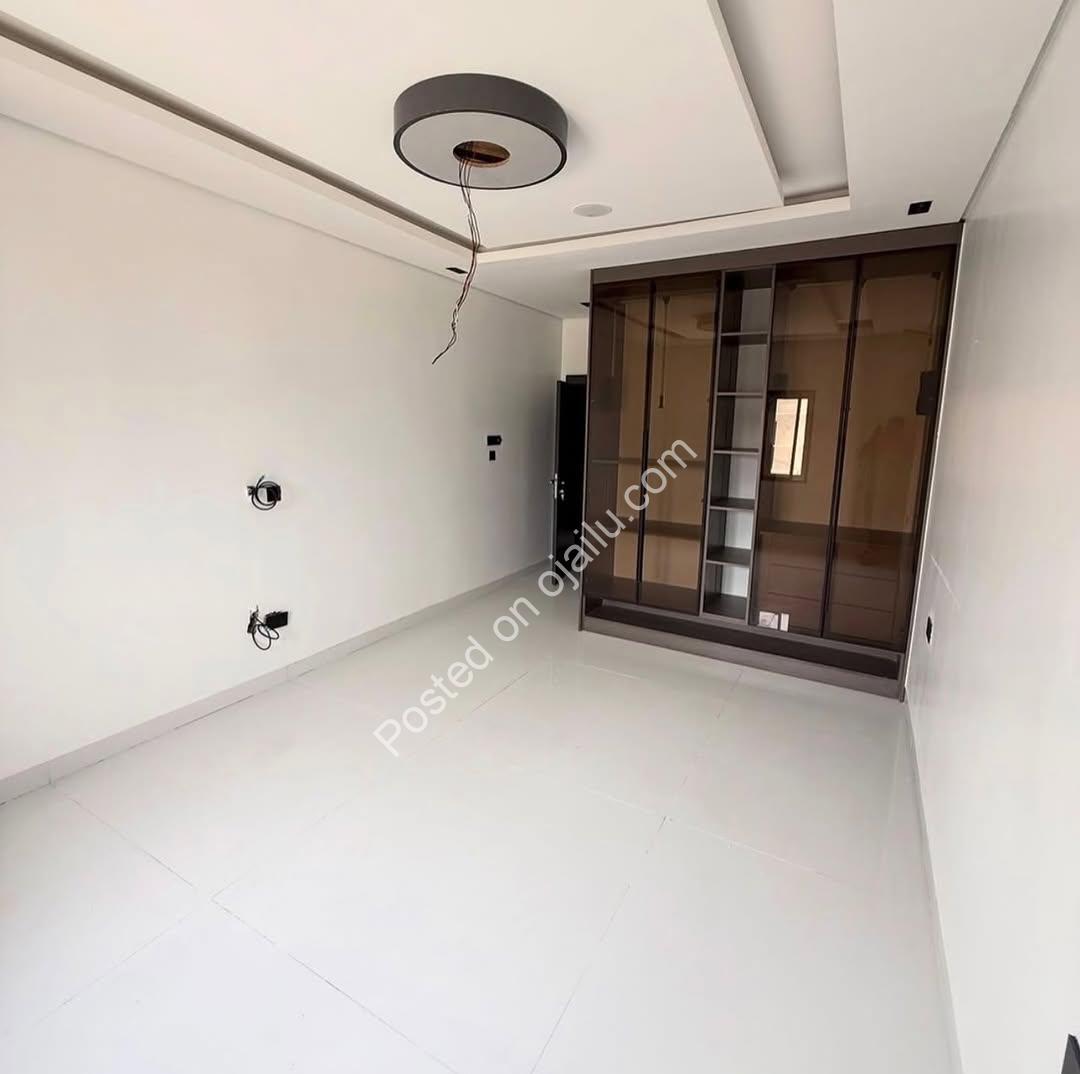 Smart 3-Bed Haven with Alexa & BQ in Jahi