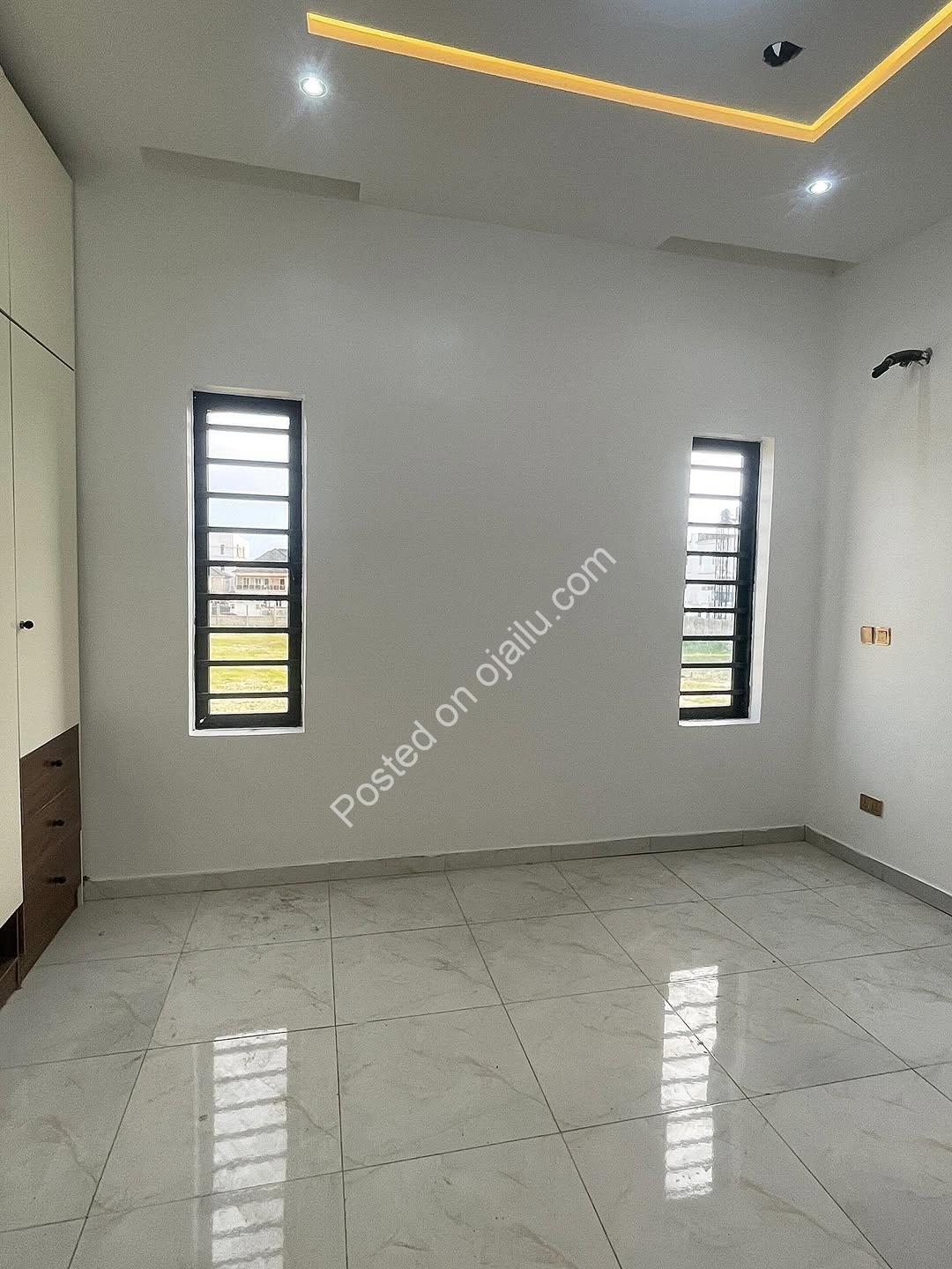 Inverter-Powered Luxury 1BR in Secure Chevron Estate