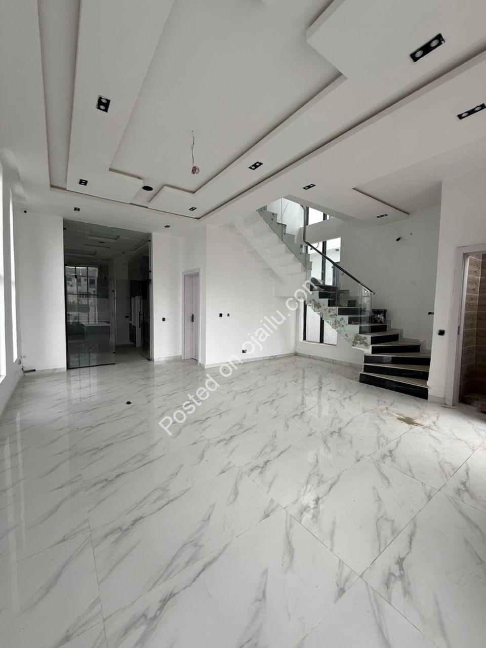 Move-In Ready 4BR Duplex with Private Pool & BQ