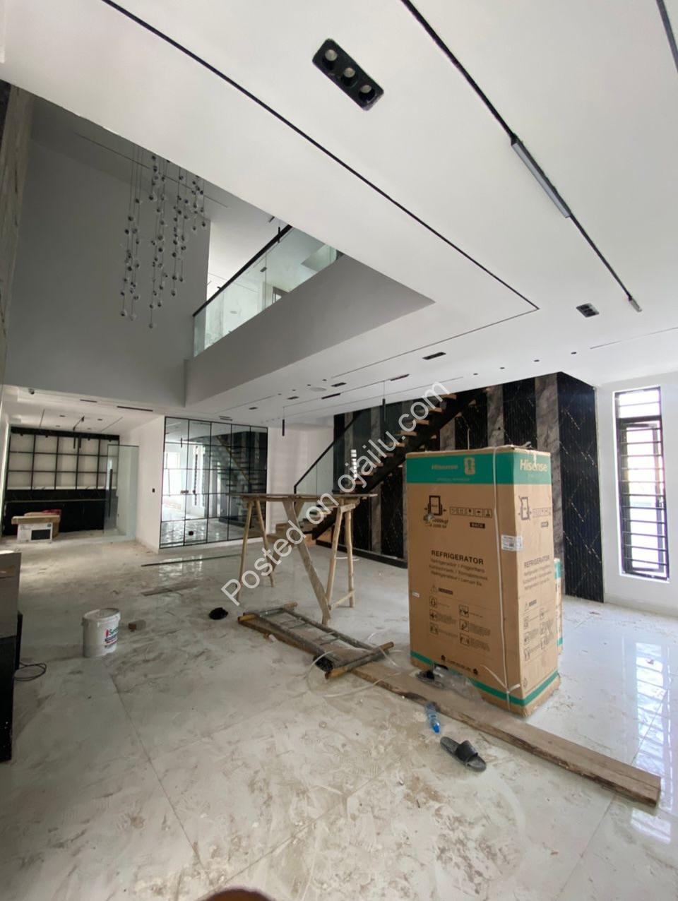 Ikate’s Finest: 5-Bed Brand New Home with Cinema