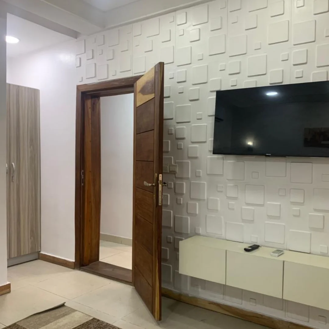 Poolside Living: 1BR Mini Flat in Lekki Phase 1