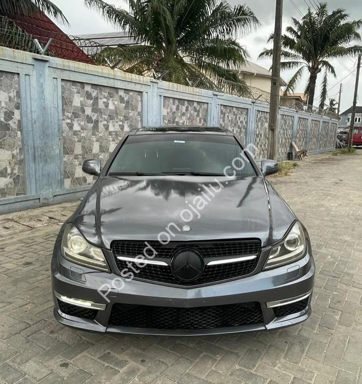 2009 Mercedes C350 AMG Kit – Panoramic Roof & 7.5M Only