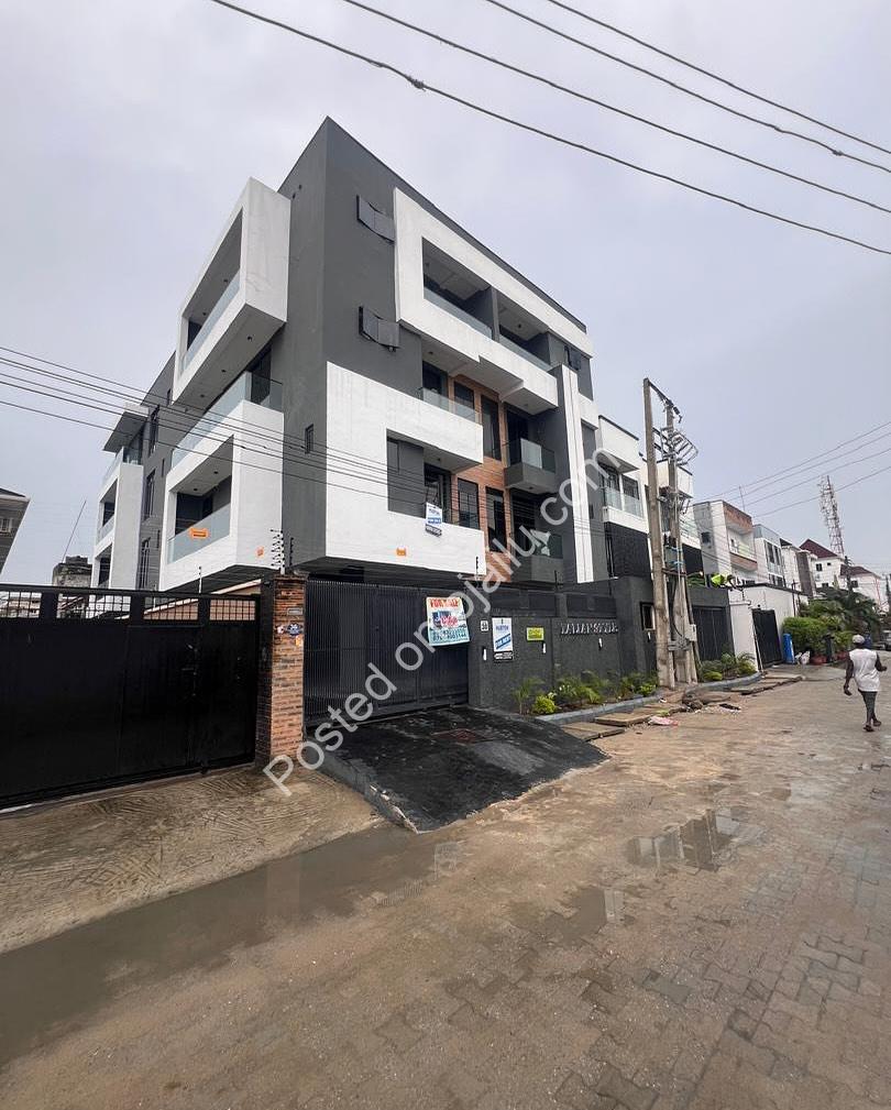 Elegant 2-Bed Ikate Home with En-Suite Bathrooms