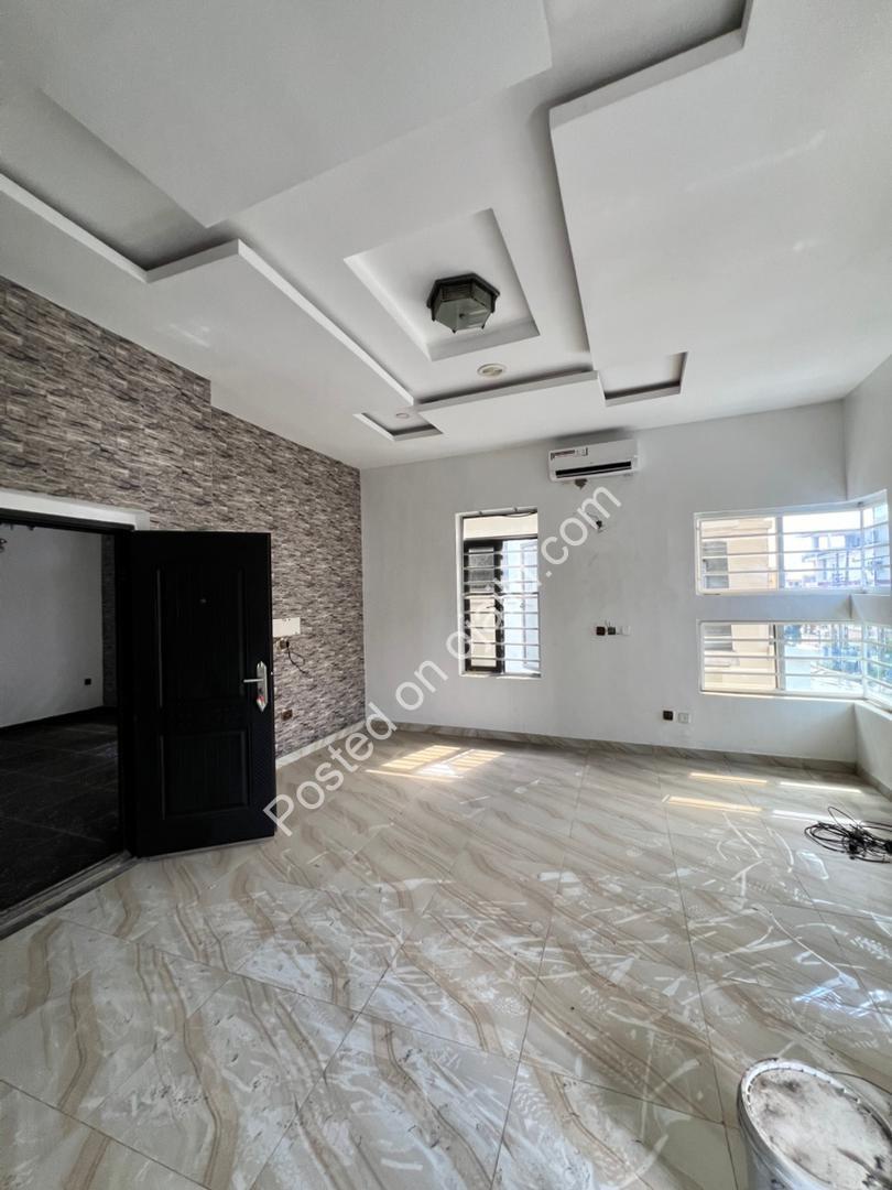 Move-In Ready Duplex in Secure Estate