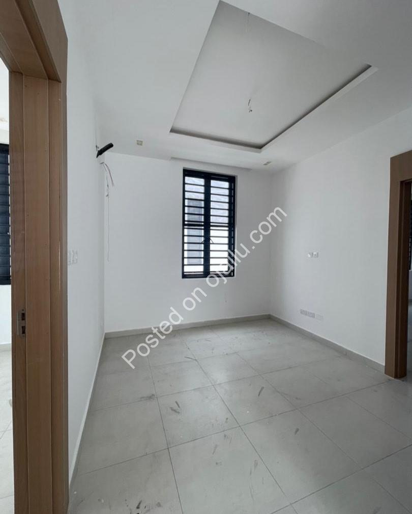 Modern Elegance: 4-Bed Duplex in Orchid Lekki