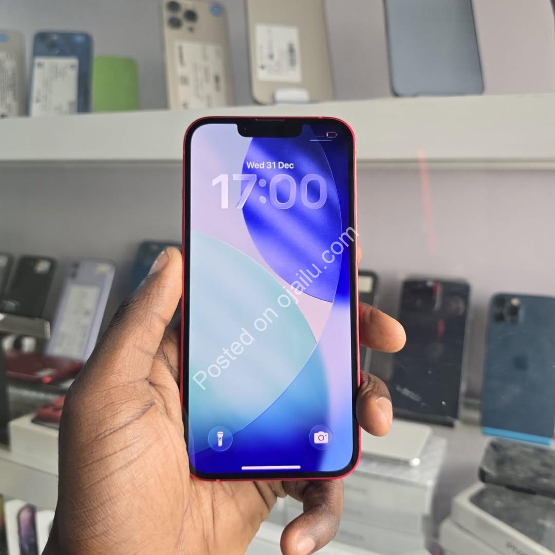 ₦560K! iPhone 14 Red, 128GB, UK Used, 89% Battery: Free Pouch + Privacy Guard