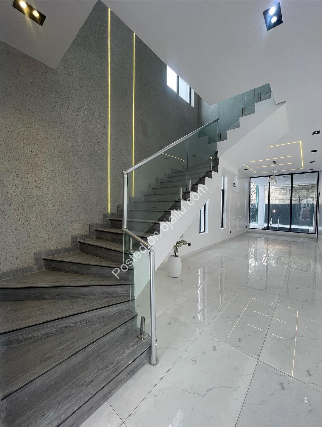Modern 5-Bed Sanctuary w/ Pool & Bluetooth Sound