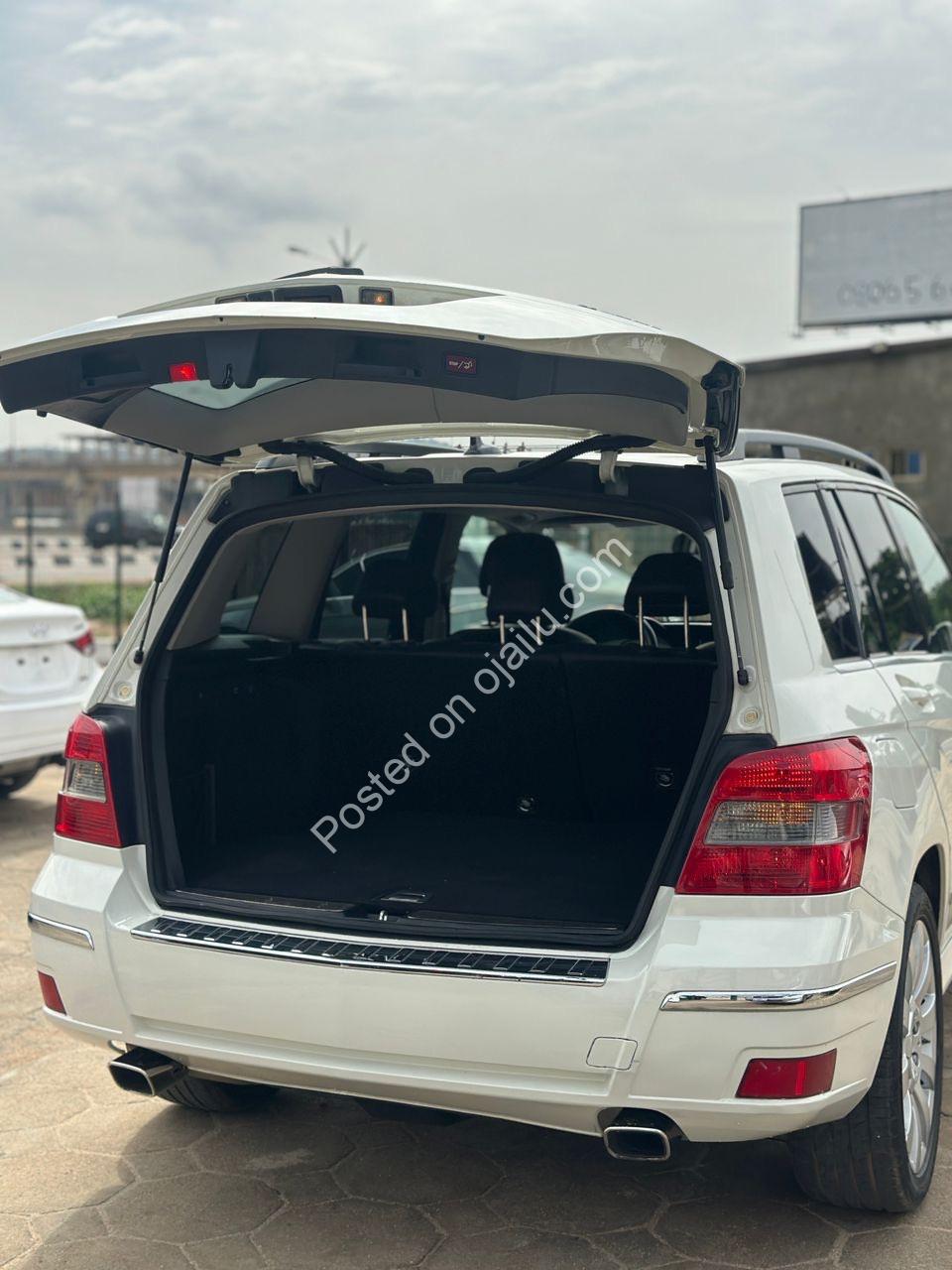 2011 GLK 350: Belgian Purity, Drive Away