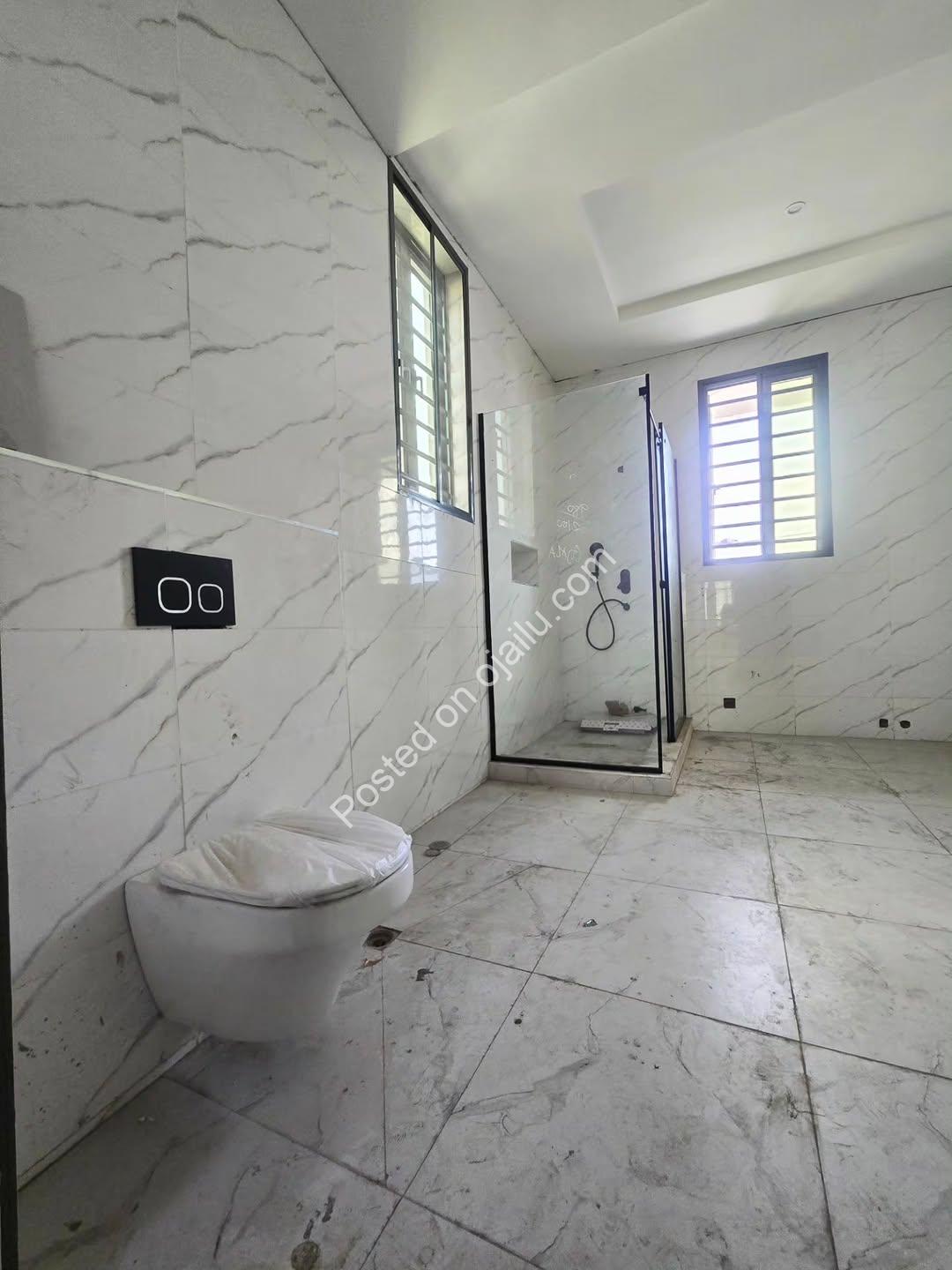 Sleek 4-Bed Duplex with Pool in Maryland Estate