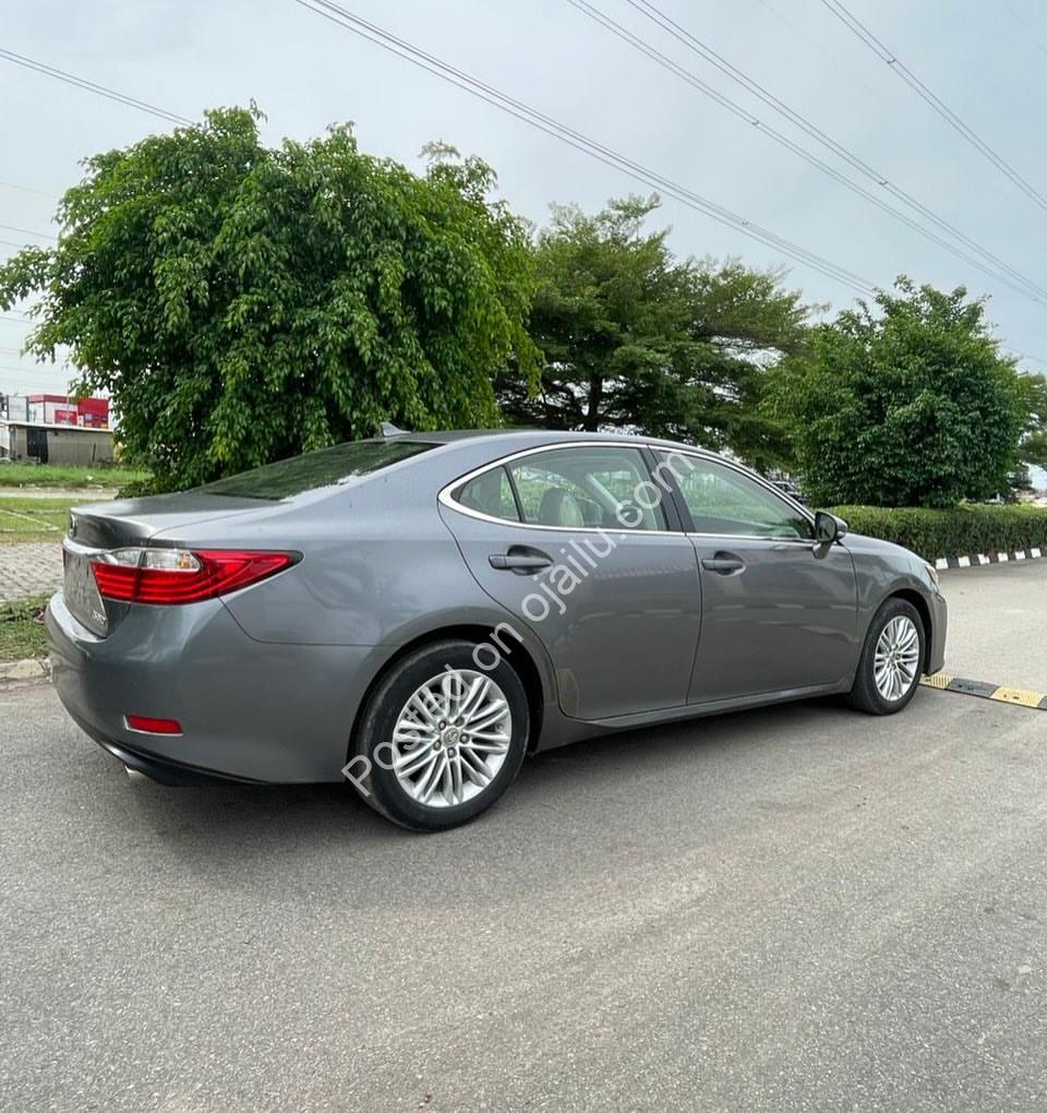 2014 ES350, Now 2017 Facelifted – Luxury & Savings in One