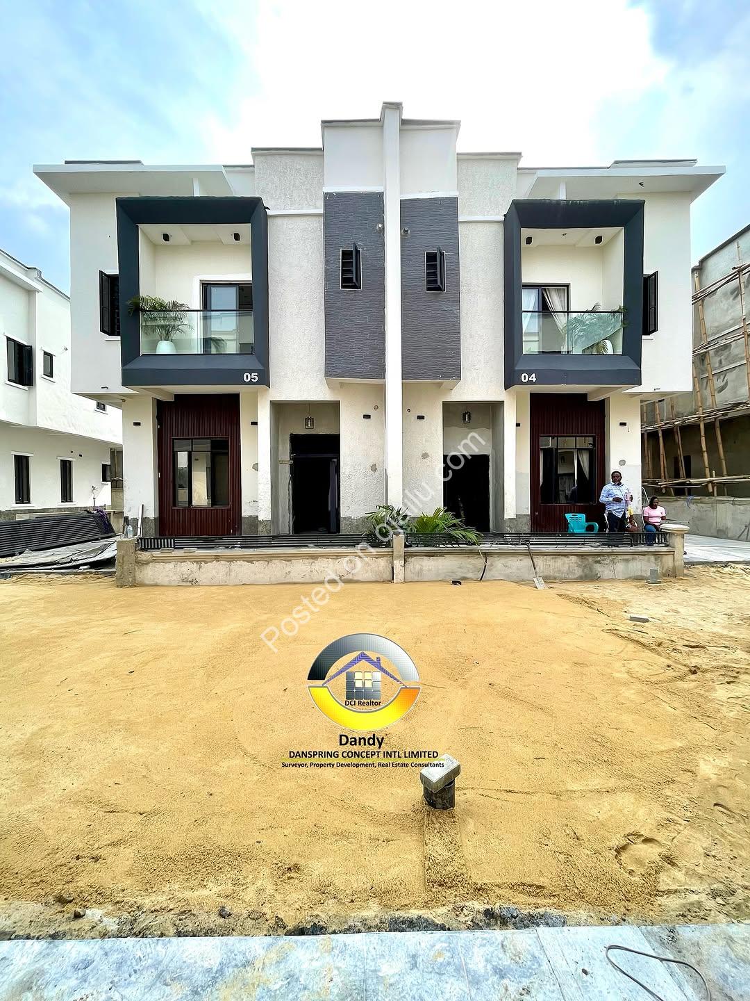 Modern 3BR Duplex with Bluetooth Sound System