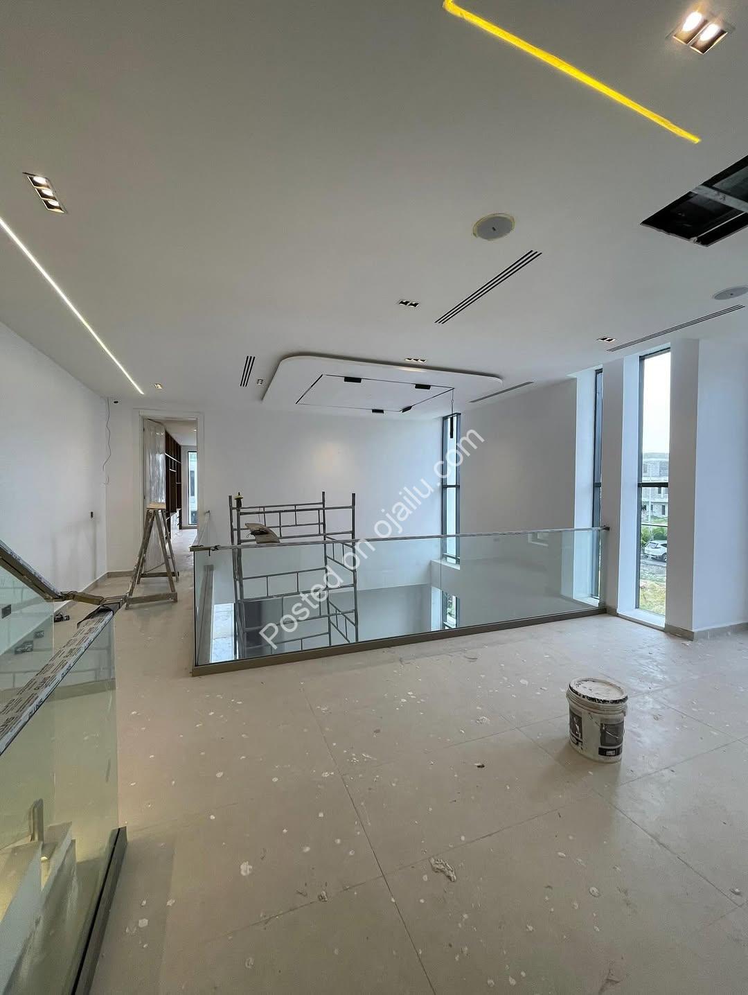 5 Bed Semi-Detached Duplex: Cinema, Gym & Pool Included