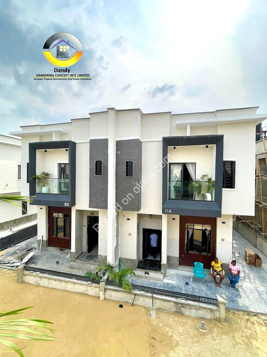 Modern 3BR Duplex with Bluetooth Sound System