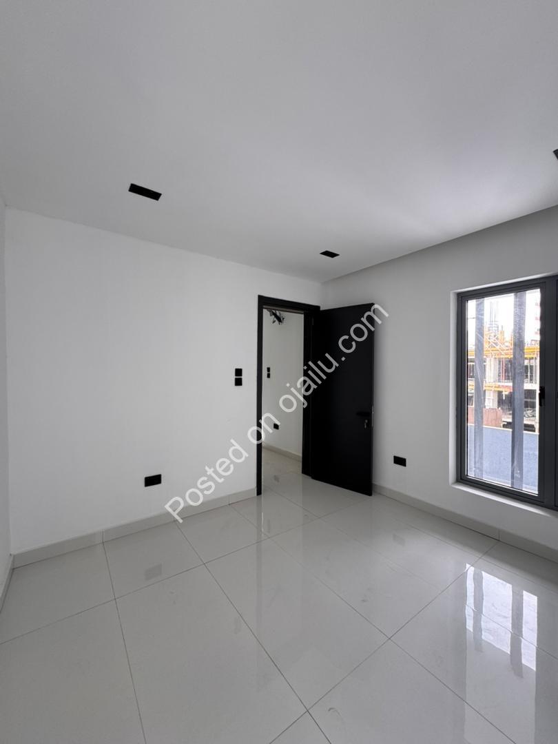 Private Elevator & Rooftop Luxury Await in Banana Island