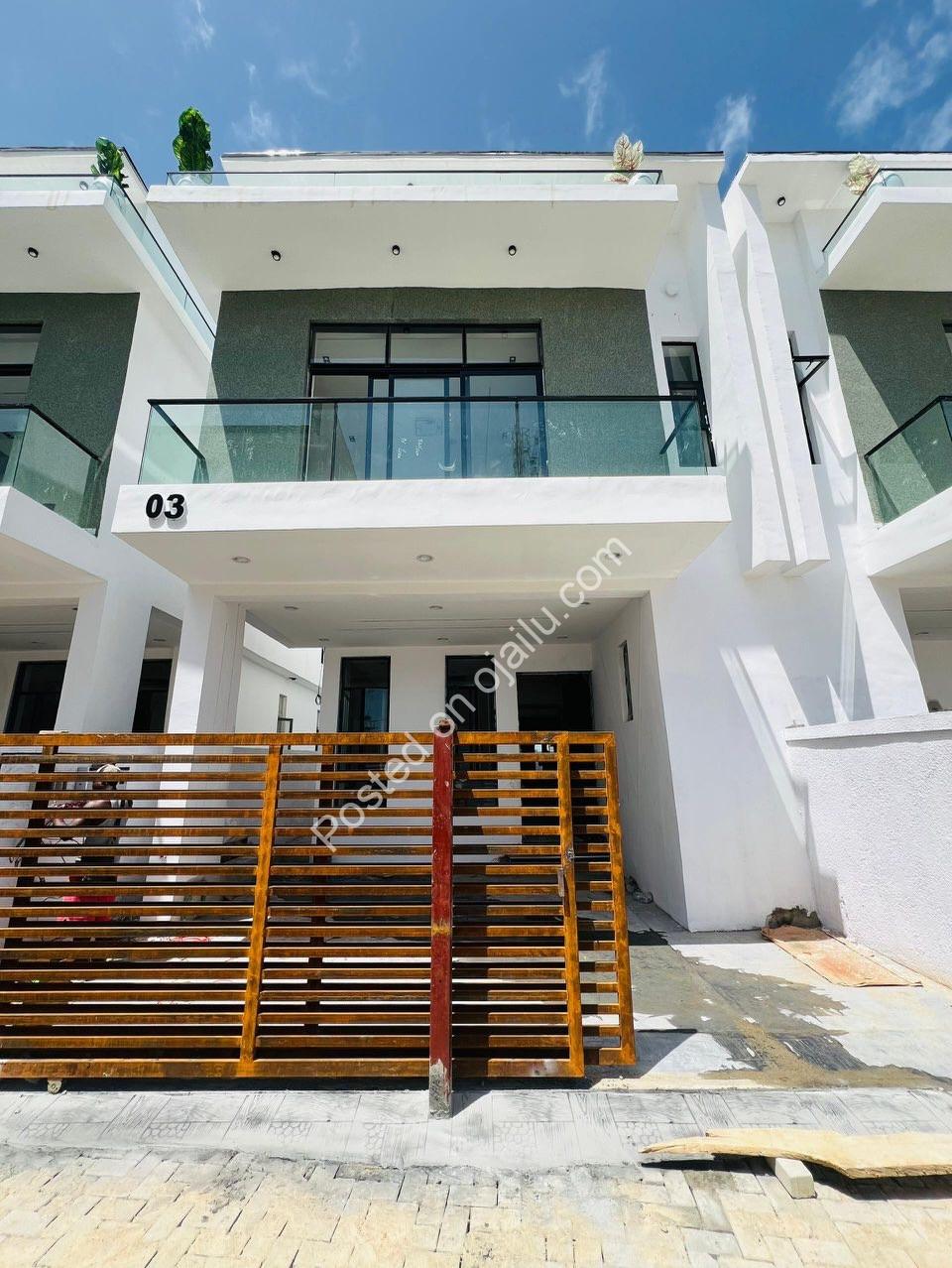 Ikota 4-Bed Haven: Ensuite Luxury, 200M