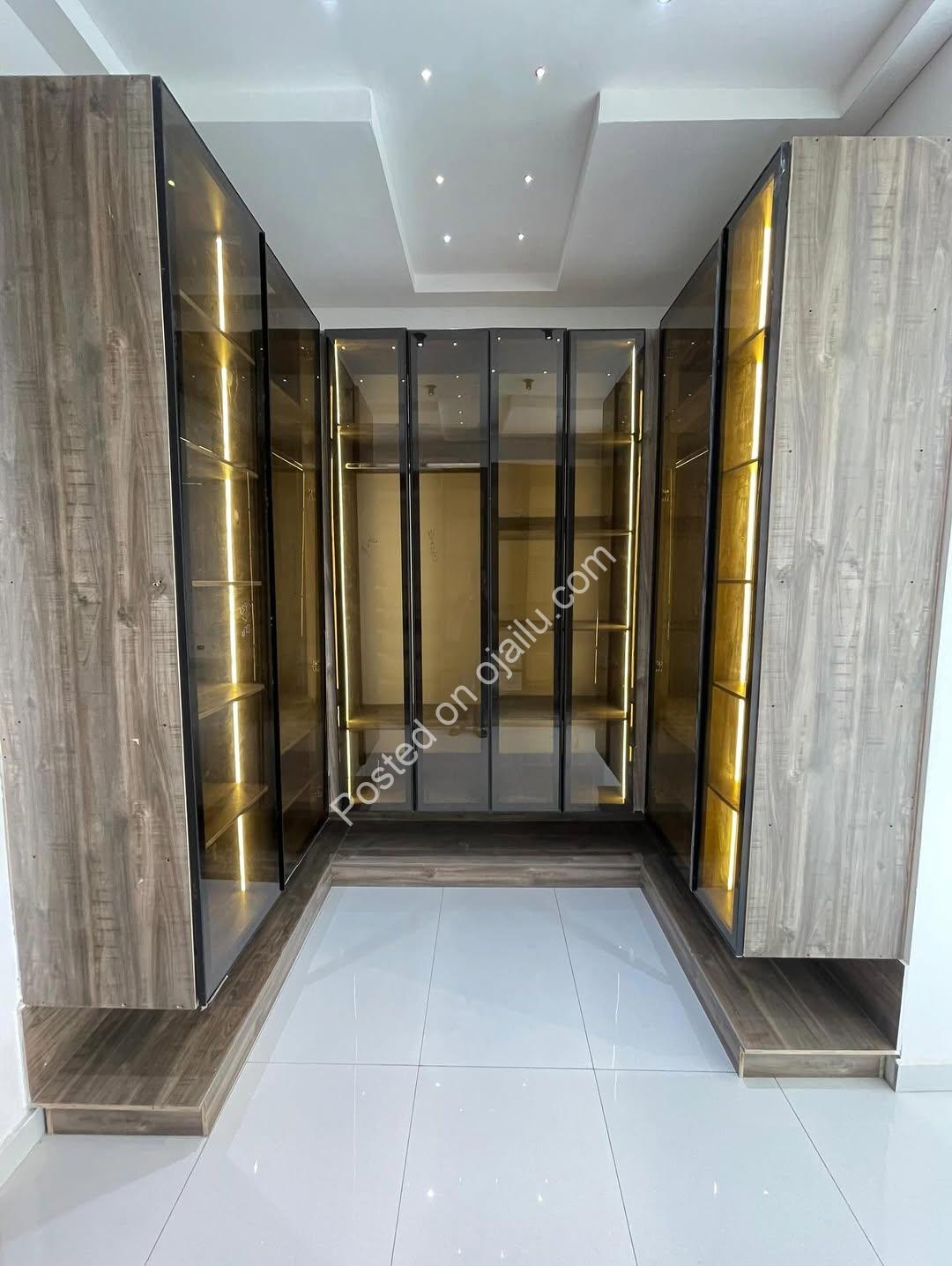 Grand 5-Bedroom Duplex in Prime Chevron Lekki