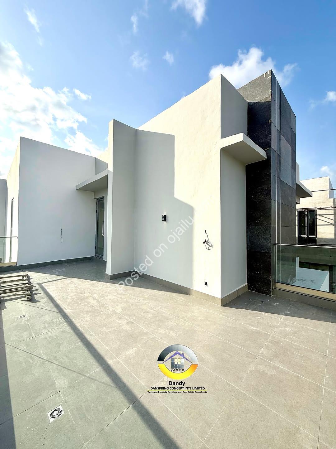 Ikoyi Smart Duplex: Pool, Cinema & Rooftop Terrace