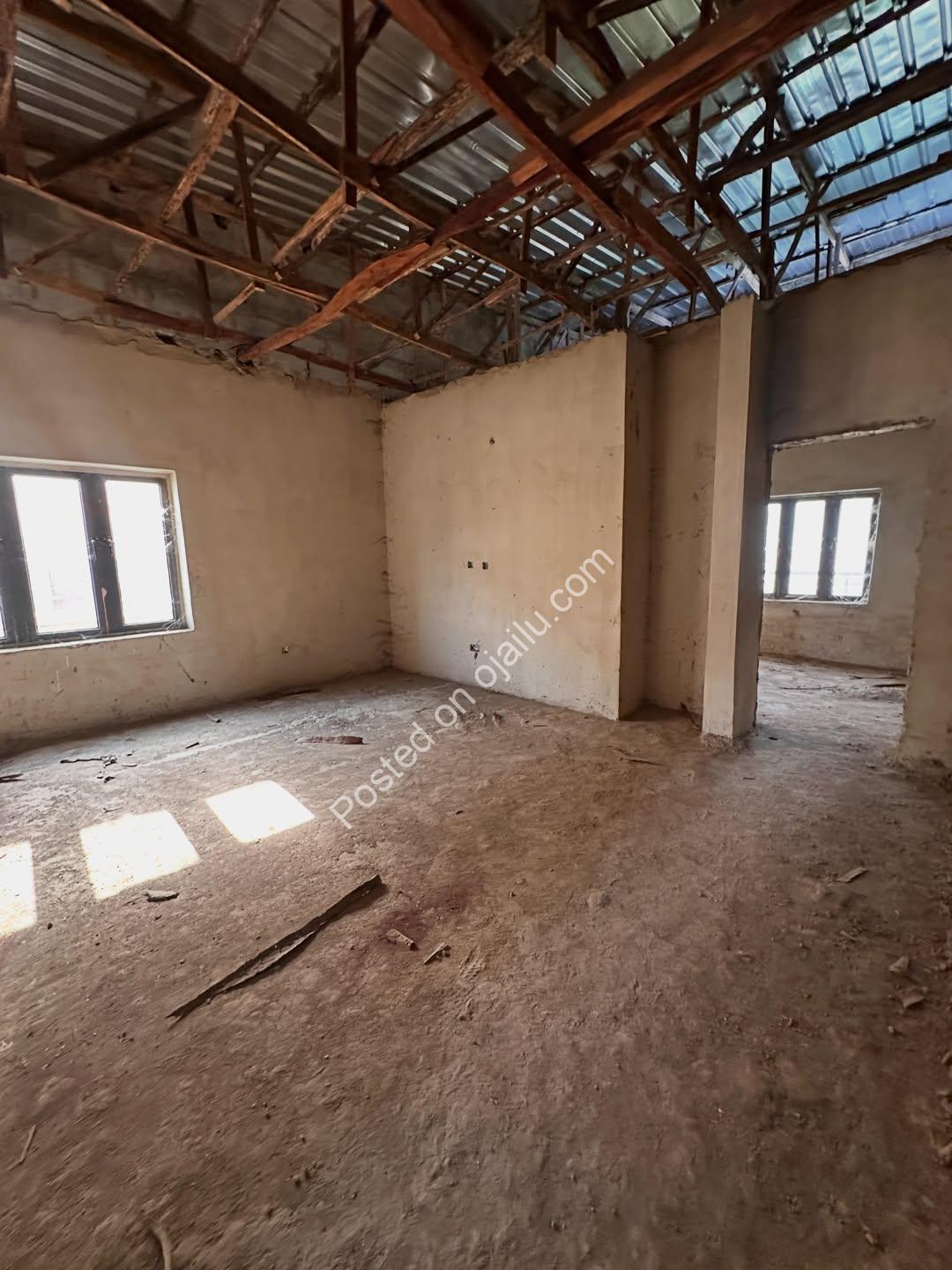 Your Dream Home Awaits: 4BR Duplex + BQ in Lifecamp