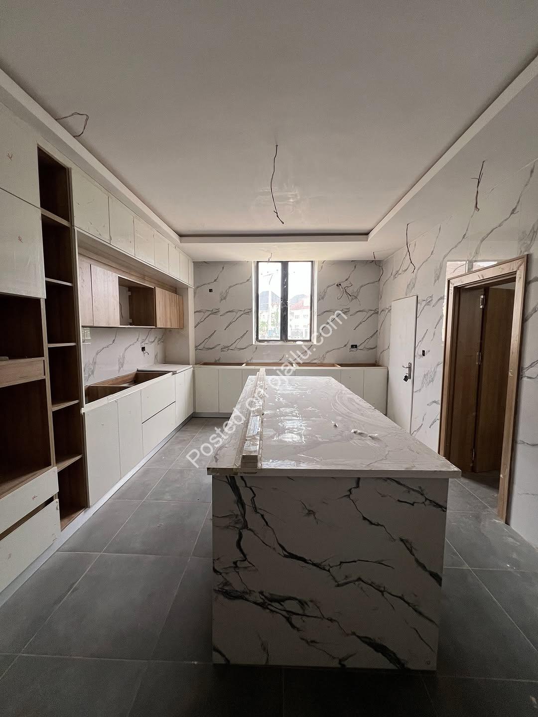 6 En-Suite Lounges: Masterpiece in Kado
