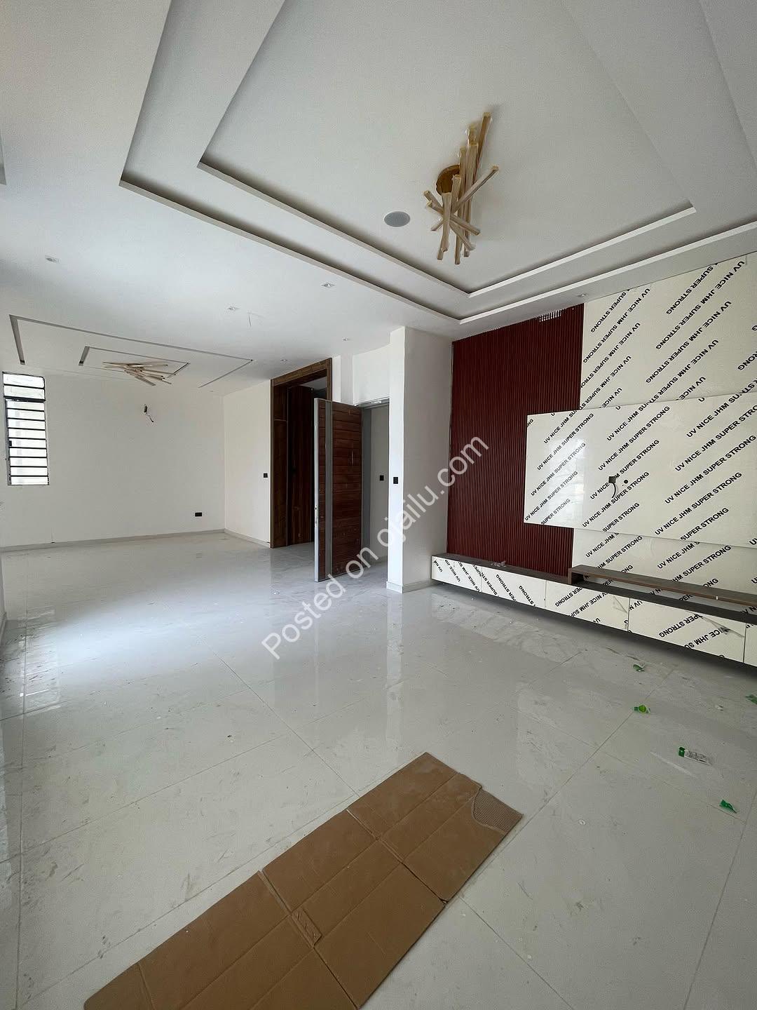 Your Private Resort Awaits: 5BR Duplex with Cinema & Pool