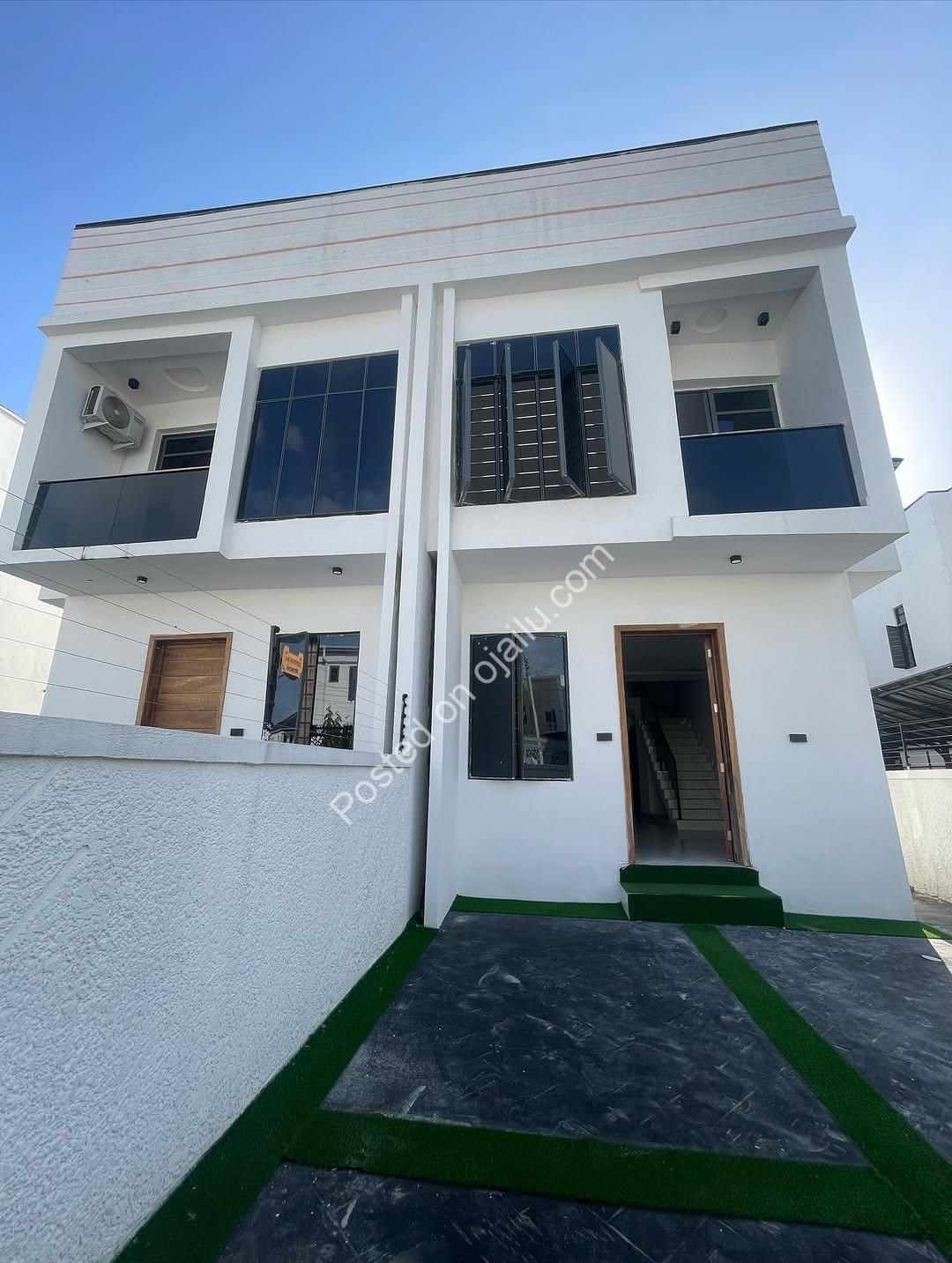 Bluetooth-Infused 3-Bed Duplex in Ikota