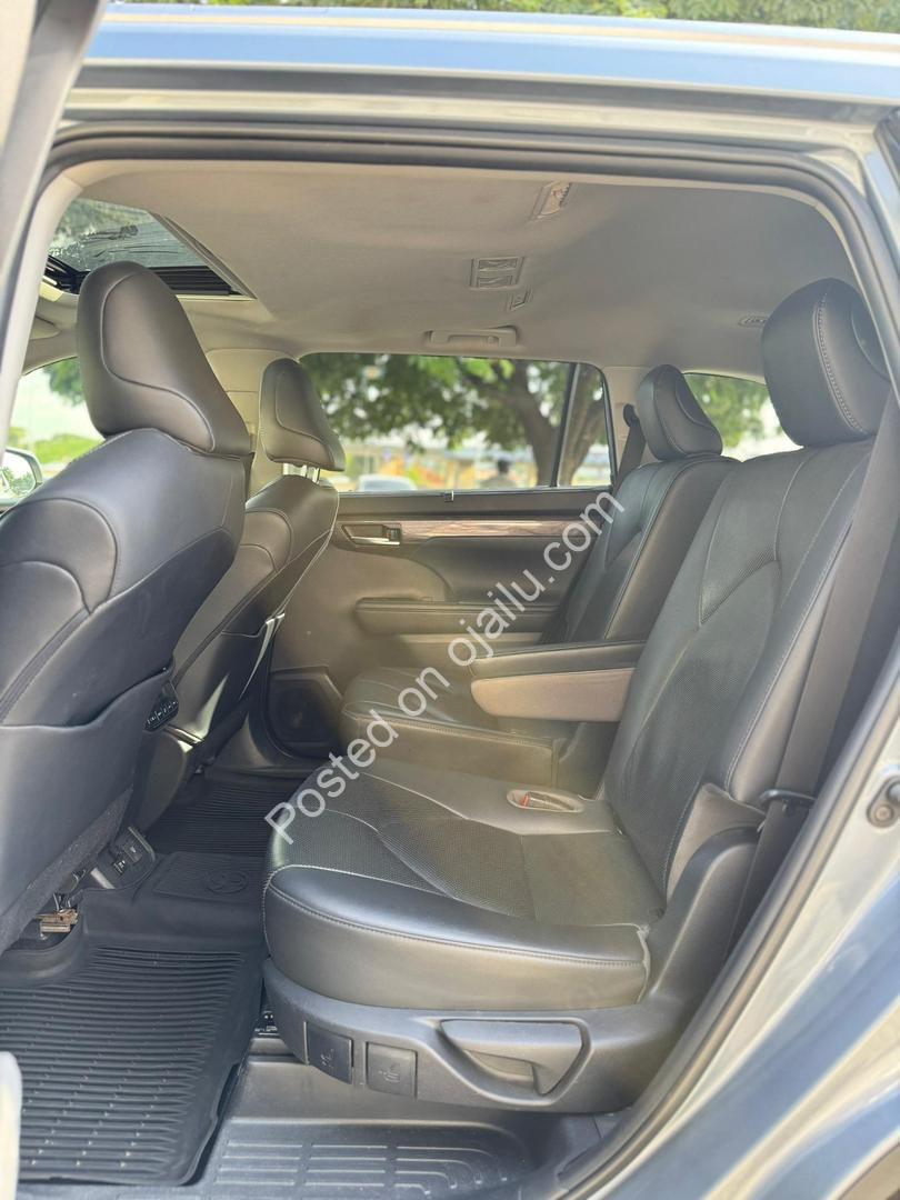 2020 Toyota Highlander: Luxury & Safety, Duty Paid in Abuja