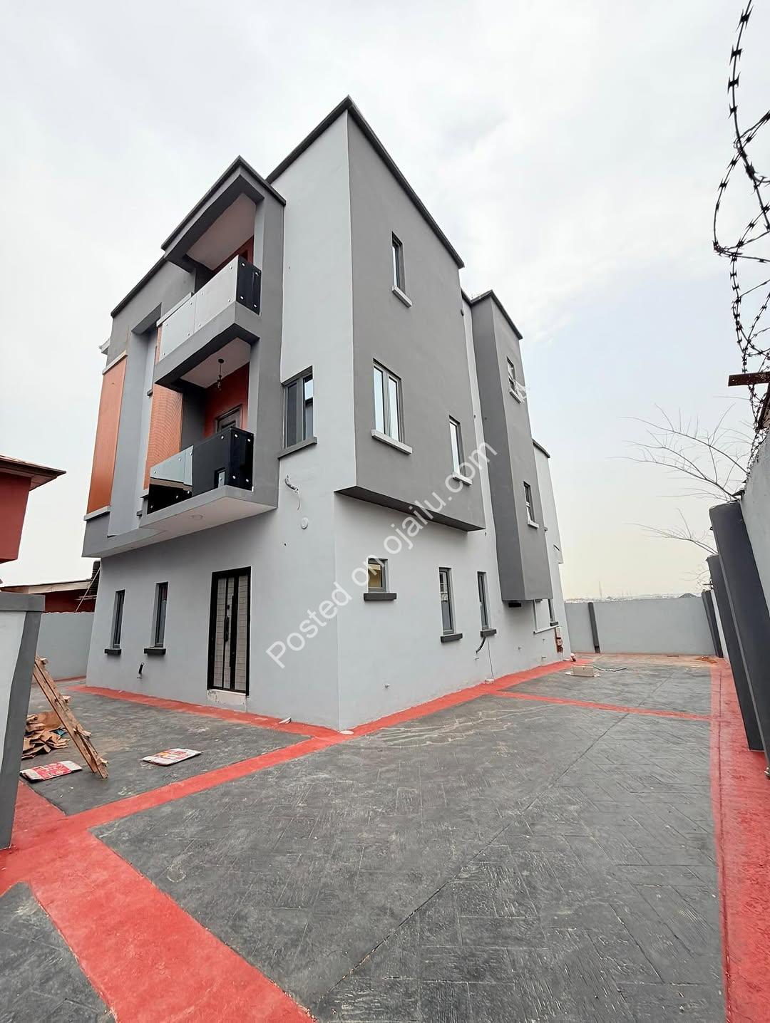 Masterpiece in Magodo: 4-Bed En-suite Duplex + BQ