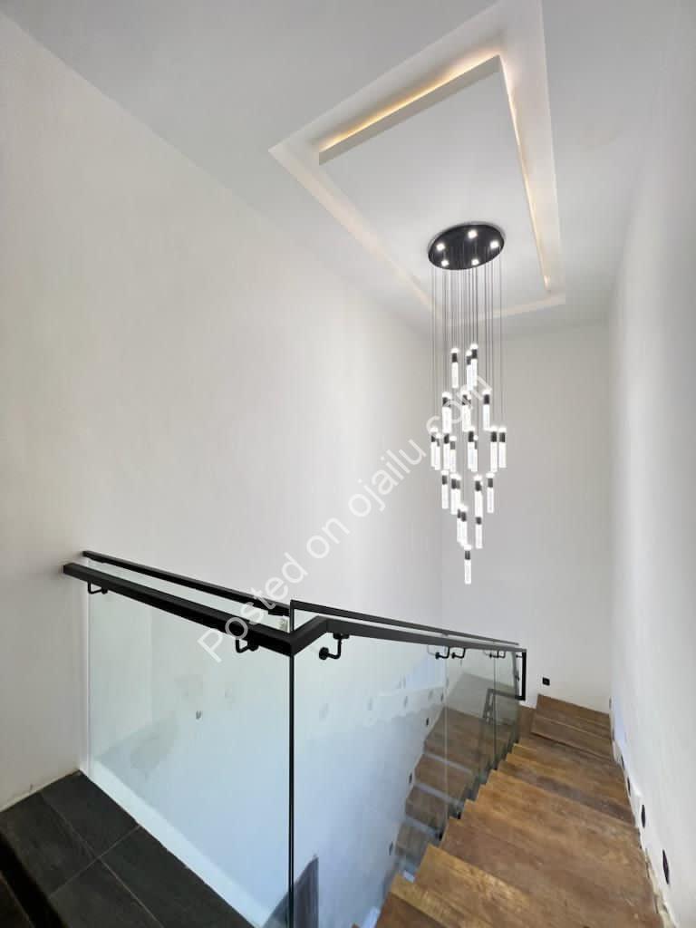Orchid’s Finest: 5-Bed Smart Home with Cinema & Pool