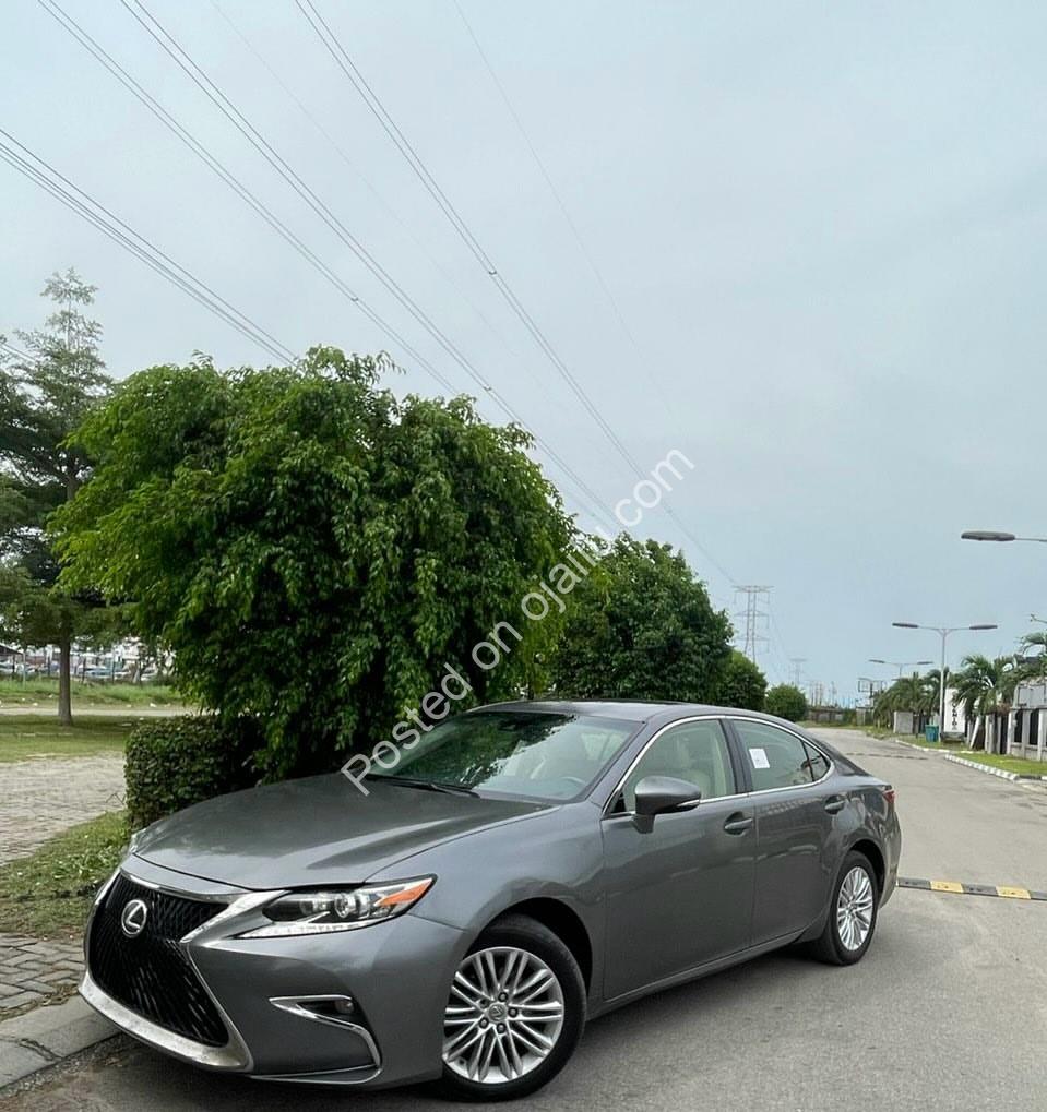 2014 ES350, Now 2017 Facelifted – Luxury & Savings in One
