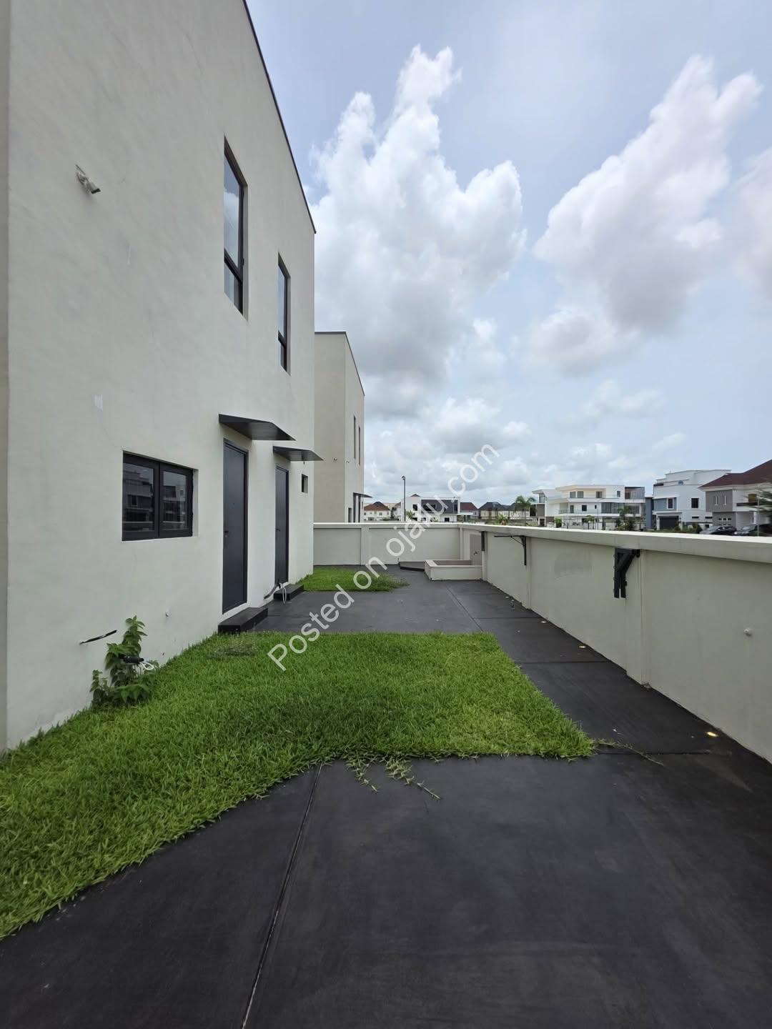 5-Bed Fully Detached Duplex with Pool in VGC Lekki