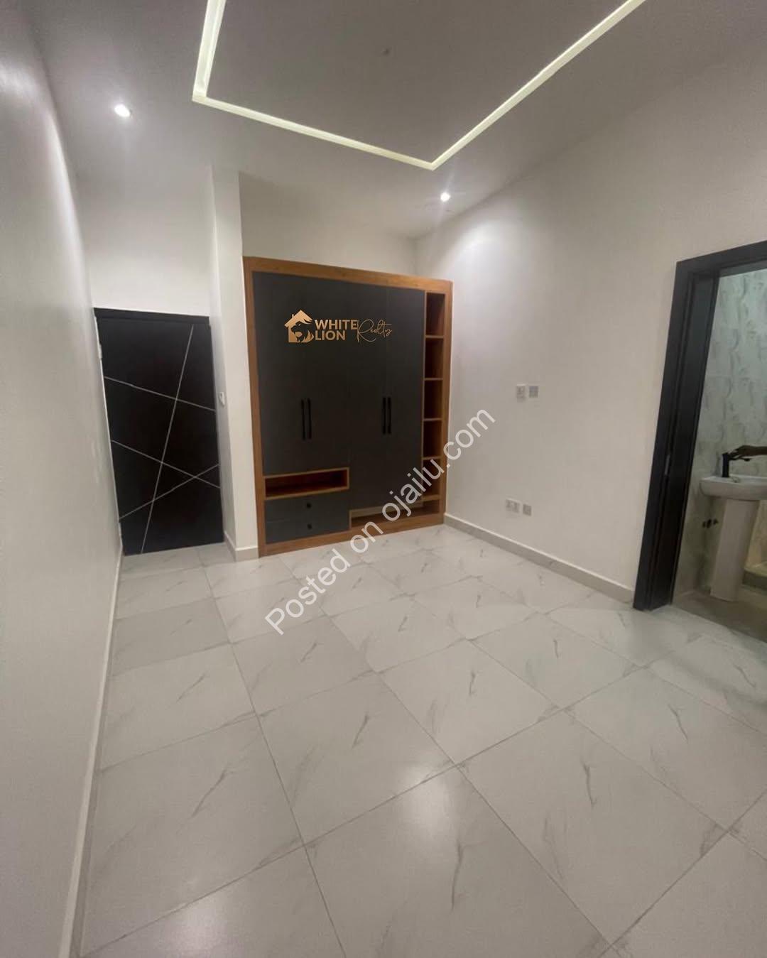 Contemporary 2-Bed with Soundproof Comfort in Agungi