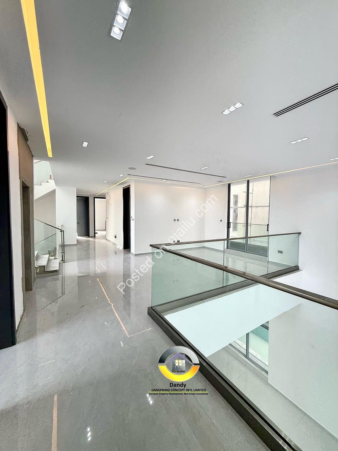 Ikoyi Smart Duplex: Pool, Cinema & Rooftop Terrace