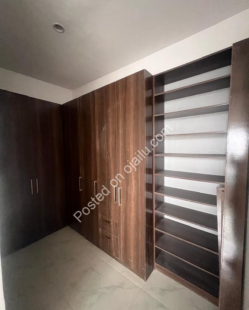 Your Dream Home Awaits: 5 En-Suite Bedrooms in Ologolo