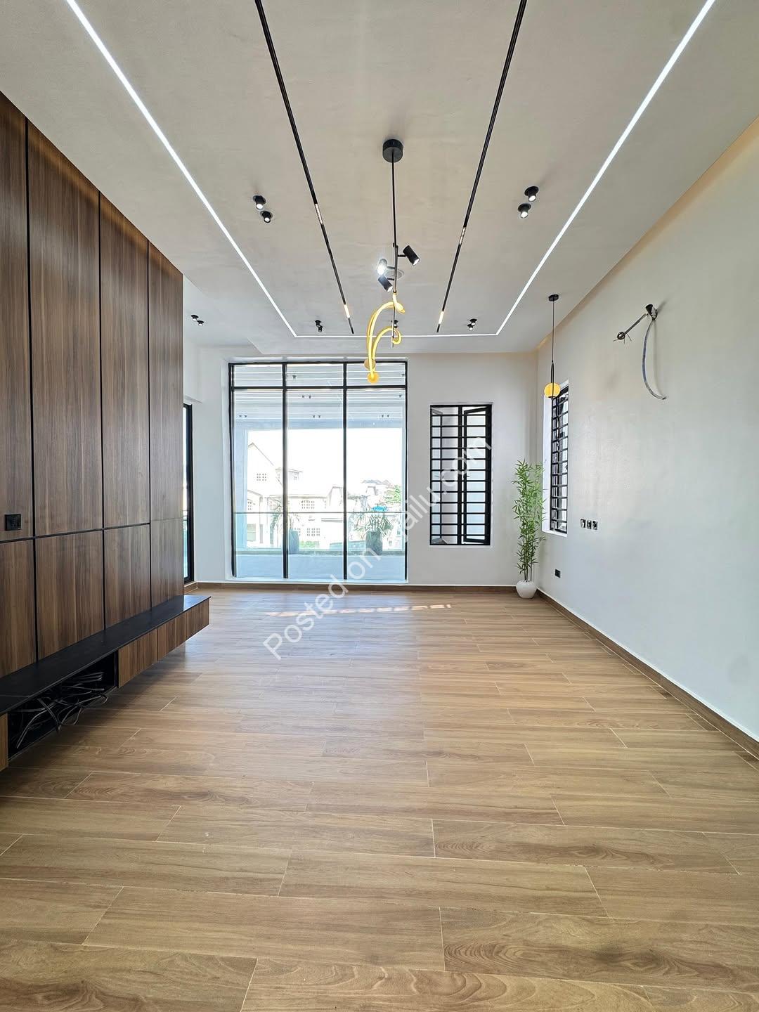 Lekki’s Ultimate 5-Bed Duplex with Pool & Gym
