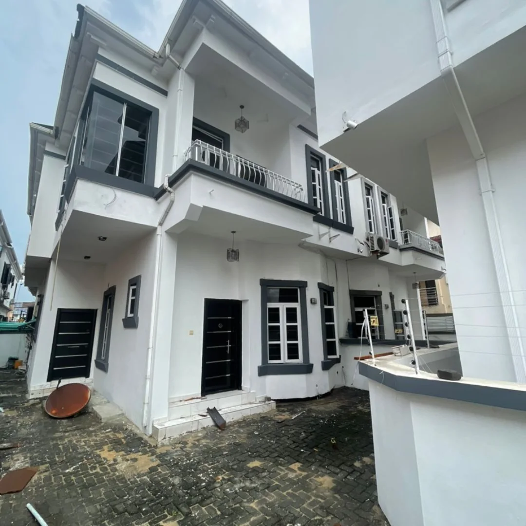 Your Ikota Villa Dream Awaits: 4BR Semi-Detached
