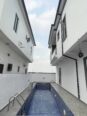 Chevron’s New Crown Jewel: 5BR Duplex, Pool & Jacuzzi