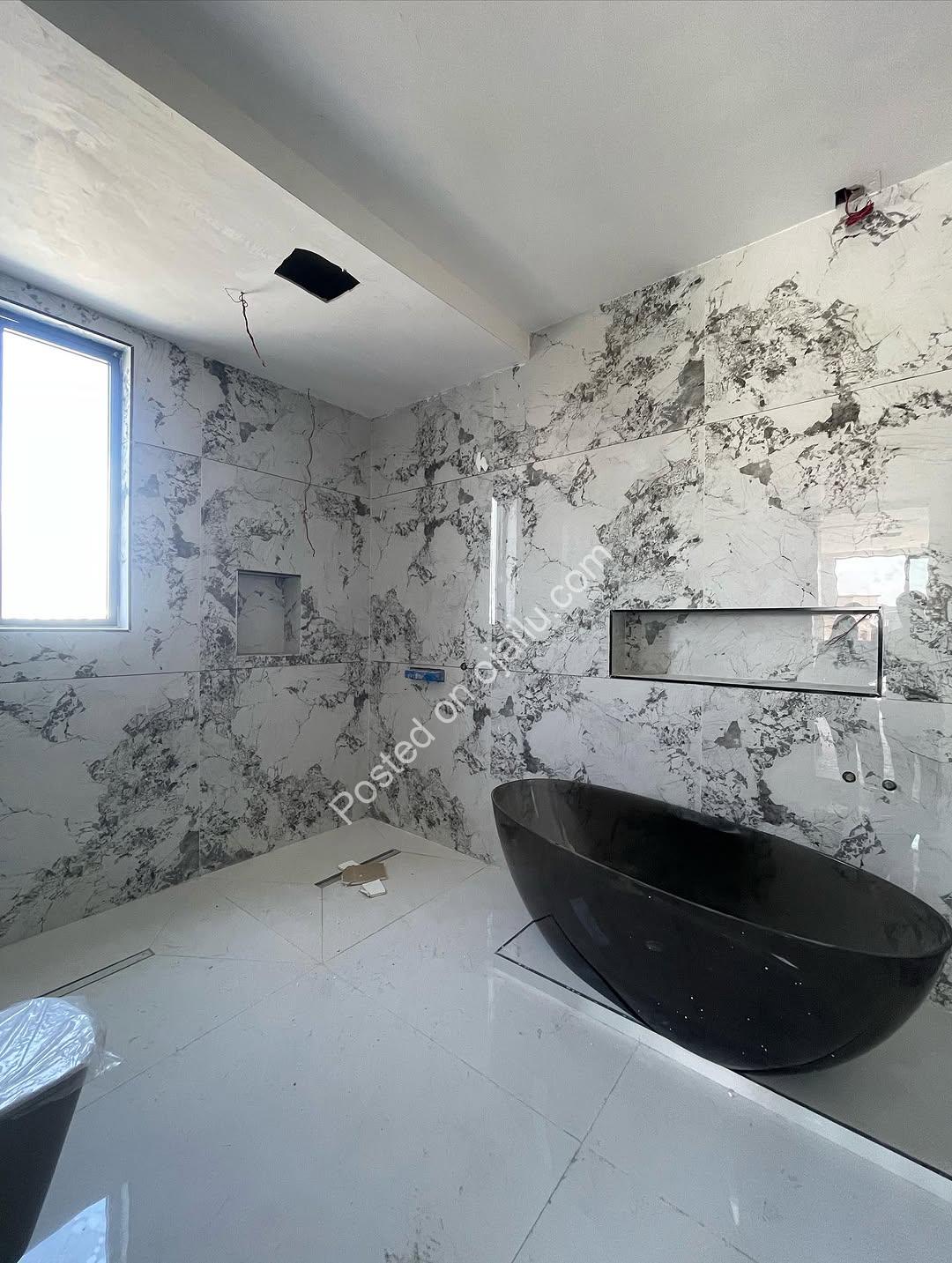 Cowrie Creek Gem: 5-Bed Duplex with Pool & Cinema