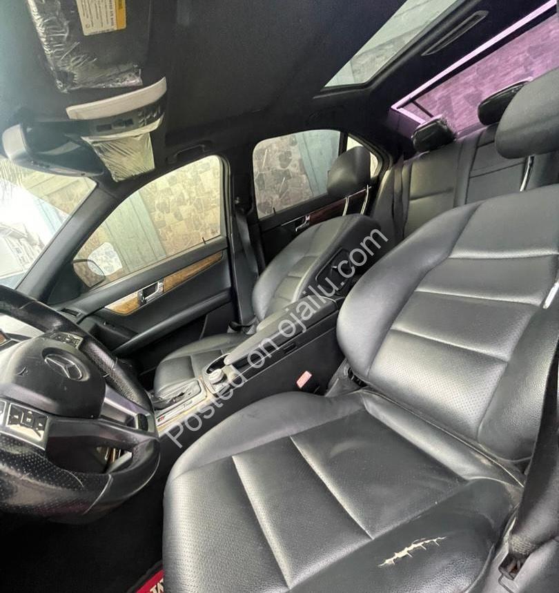 2009 Mercedes C350 AMG Kit – Panoramic Roof & 7.5M Only