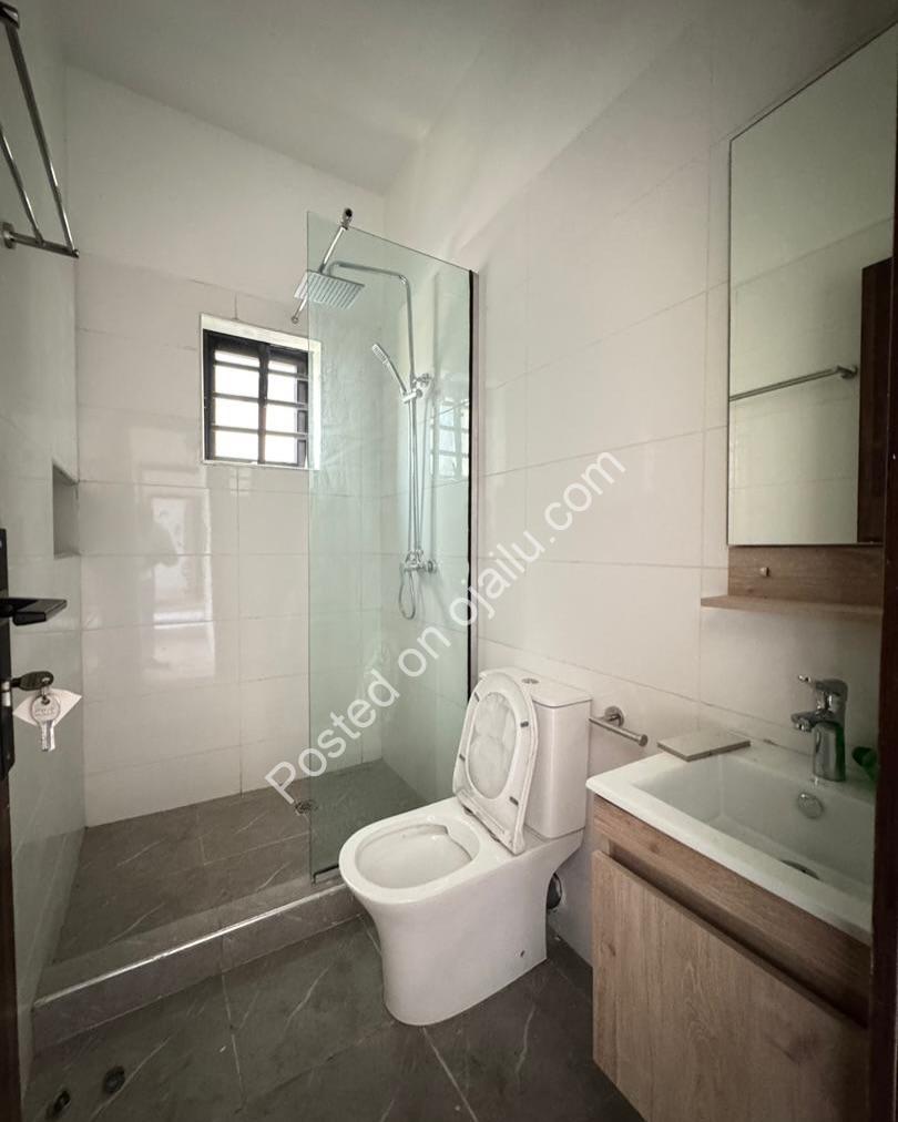 Spacious 3-Bed Lekki Home – Prime Orchid Road!