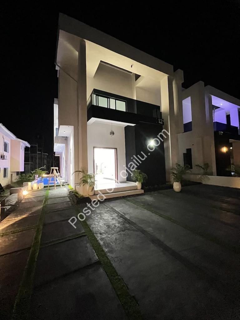 Orchid Masterpiece: 5-Bed Smart Home with Cinema & Pool