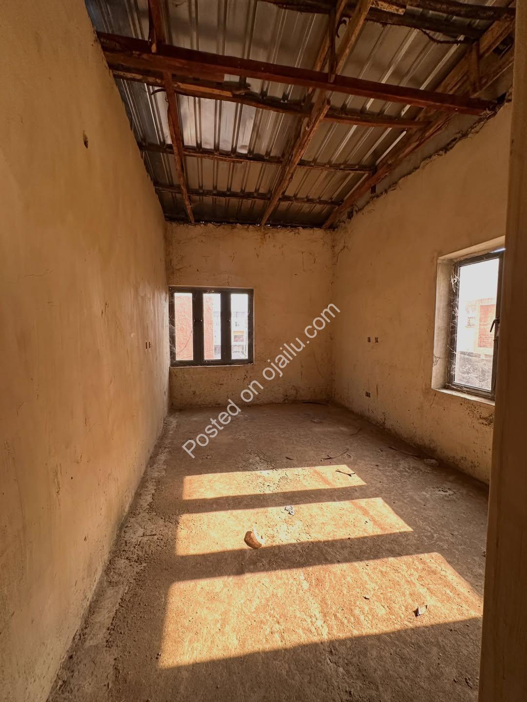 Your Dream Home Awaits: 4BR Duplex + BQ in Lifecamp