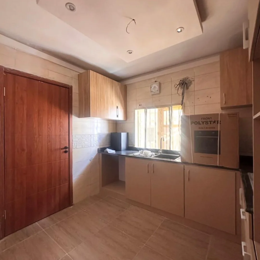 Chevron Drive Stunner: 3 Ensuites, Newly Renovated